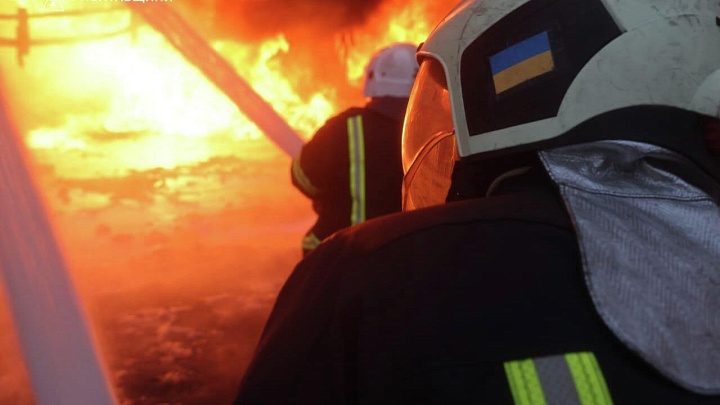 В Киеве российские войска нанесли удар по заводу, производящему детали для беспилотников