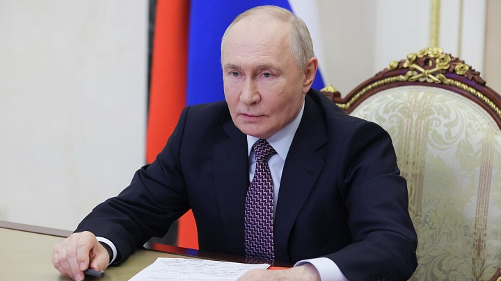 Песков сообщил, что Путин продолжает готовиться к ПМЭФ
