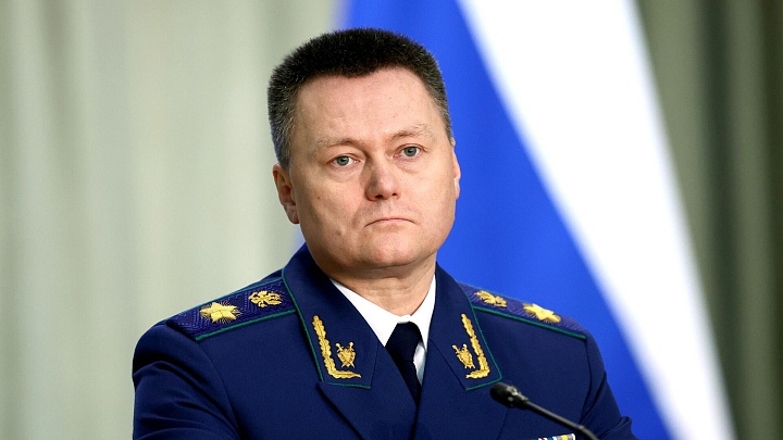 Краснов призвал продвигать фермерскую продукцию в сетевых магазинах